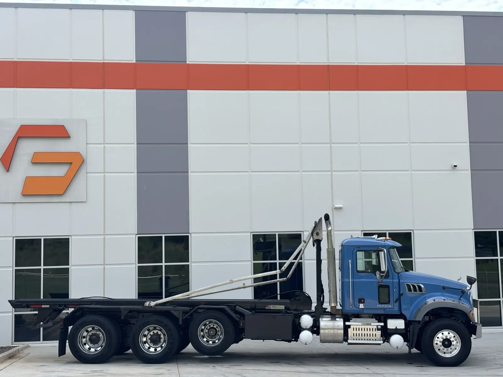 2015 Mack Granite in Greer, SC — photo 3