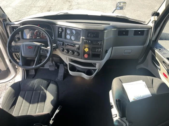 2022 Peterbilt 579 - image 16