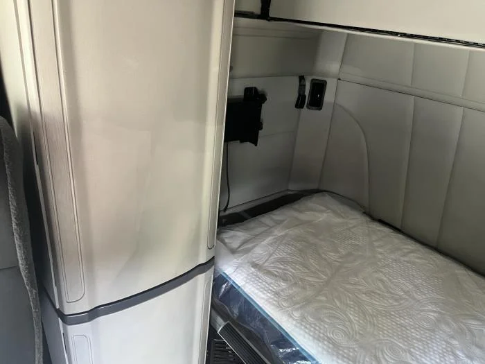 2022 Peterbilt 579 - image 20