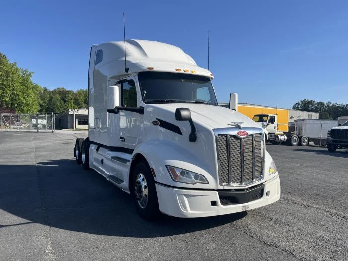 2022 Peterbilt 579 - image 4
