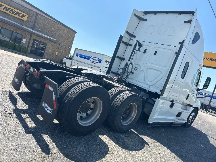 2022 Freightliner Cascadia in Atlanta, GA — photo 7