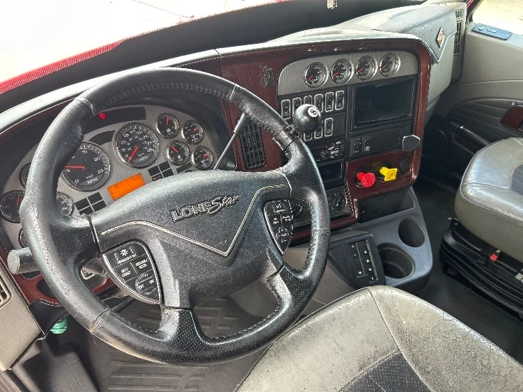 2017 International LoneStar - image 10