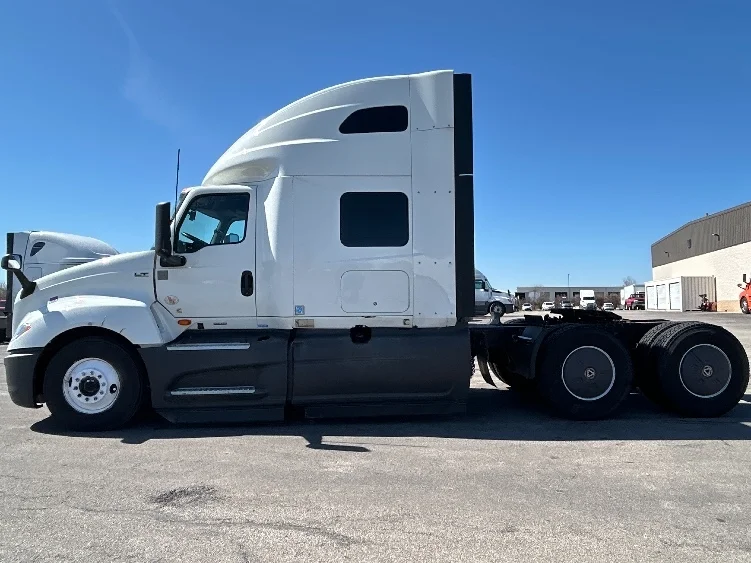 2023 International LT in La Porte, IN — photo 4