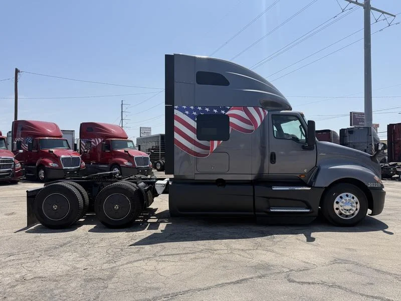 2022 International LT in Dallas — photo 2