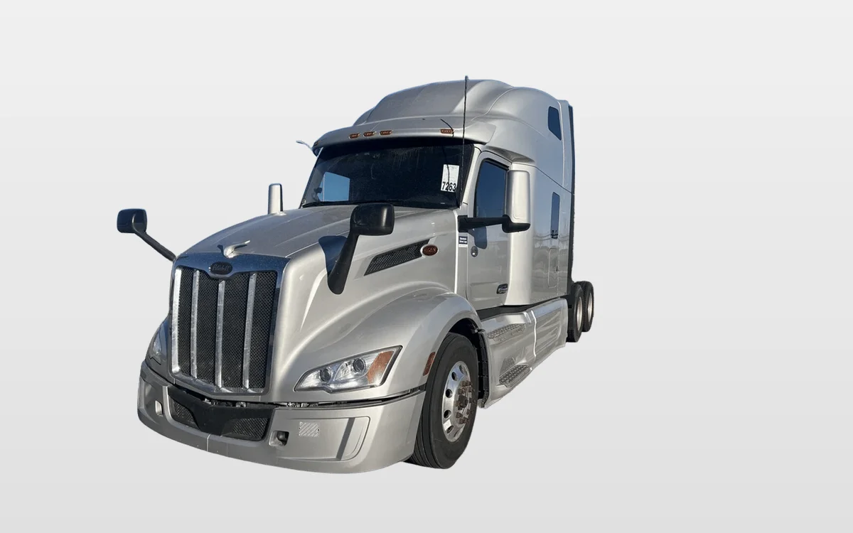 2023 Peterbilt 579 - image 1