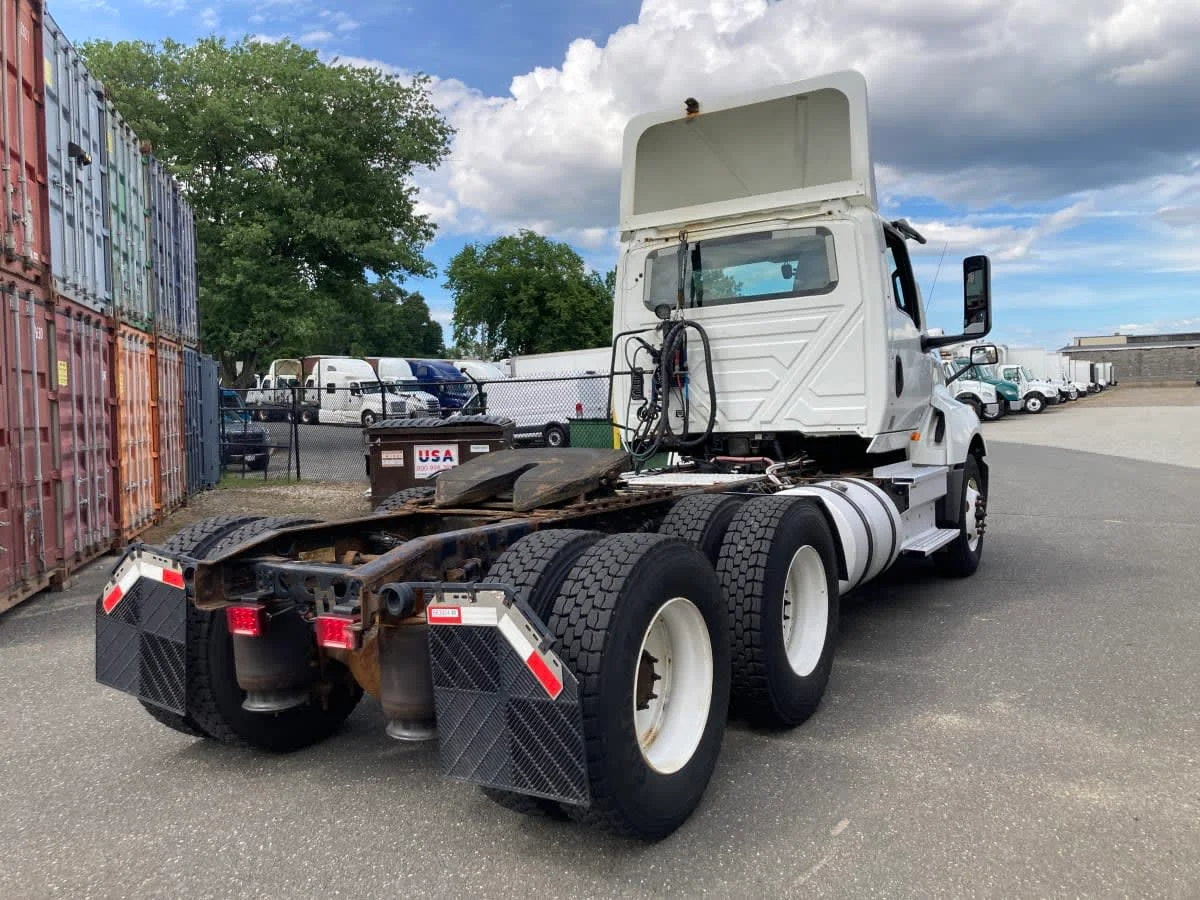 2019 International LT in Springfield, MA — photo 4