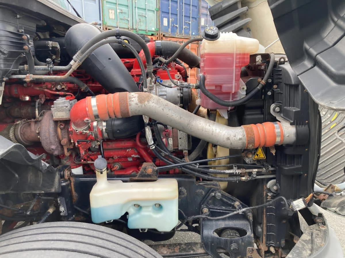 2019 International LT in Springfield, MA — photo 8