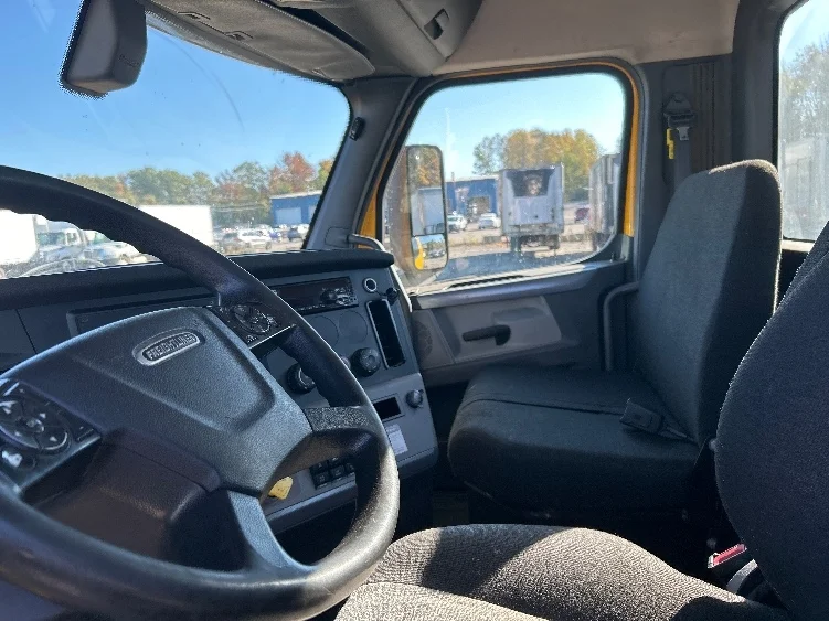 2019 Freightliner in Braintree, MA — photo 10