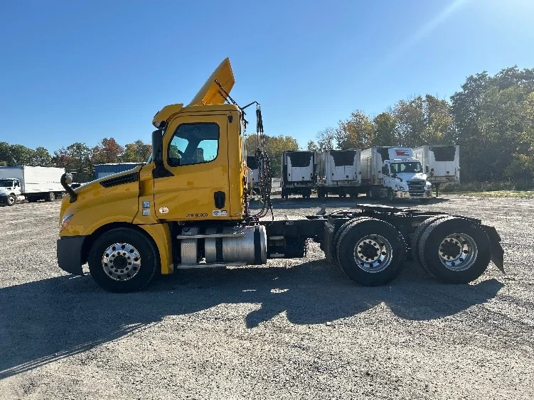 2019 Freightliner in Braintree, MA — photo 4
