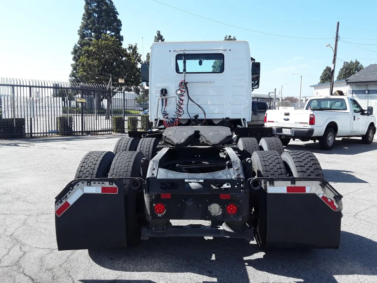 2019 Volvo VNL 860 in Montebello, CA — photo 5