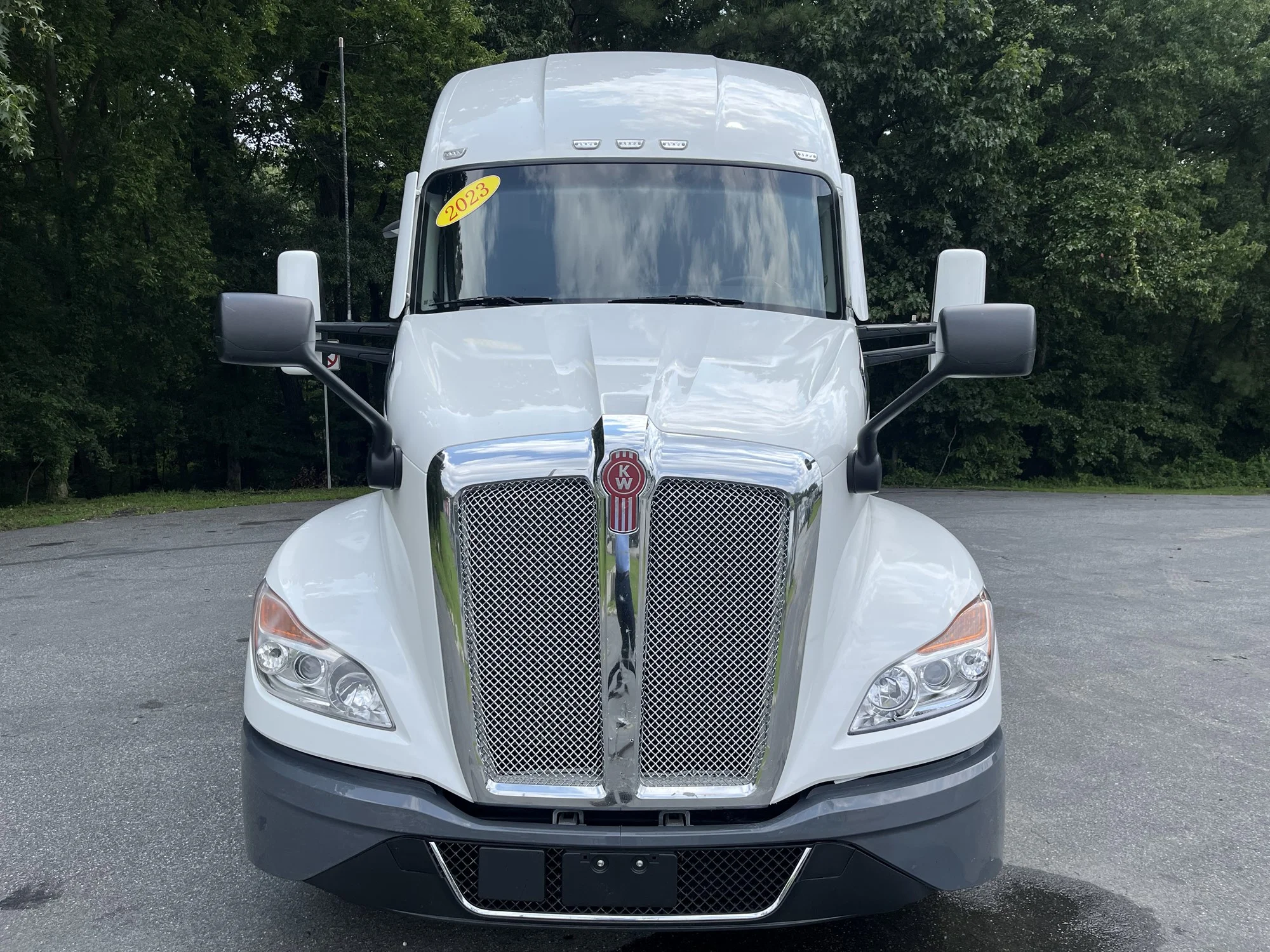 2023 Kenworth T680 in Richmond, VA — photo 2