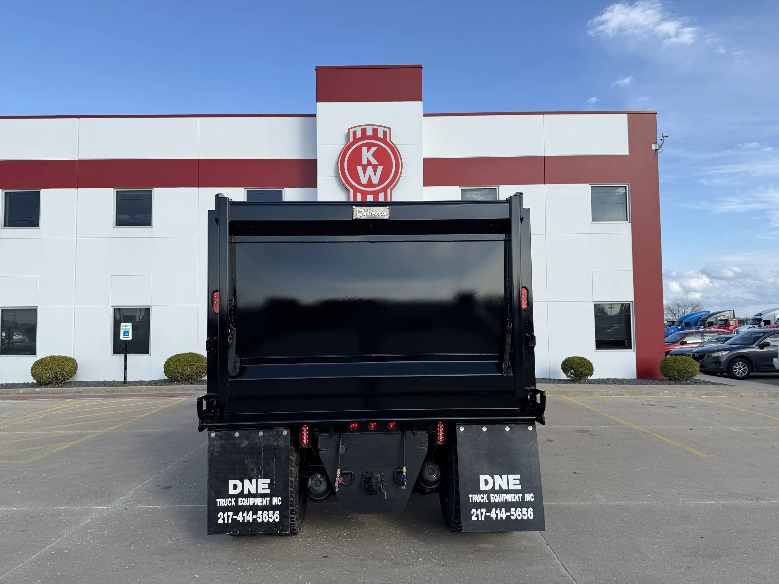 2027 Kenworth T480 - image 6