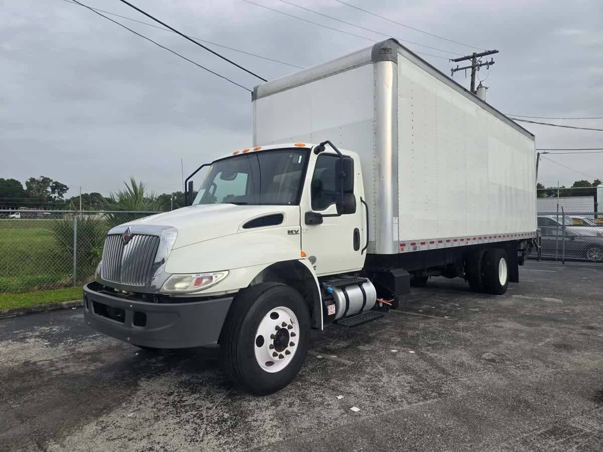 2020 International MV in Tampa, FL — photo 3