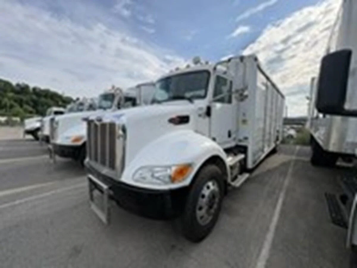 2020 Peterbilt 337