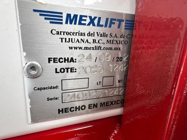 2023 Peterbilt 389 - image 3