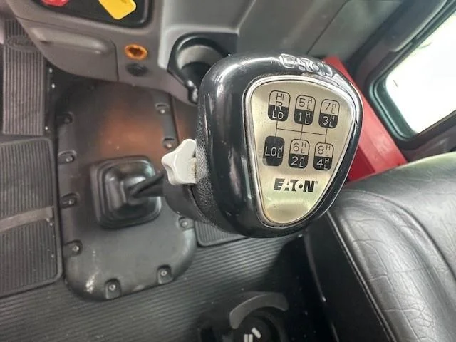 2023 Peterbilt 389 - image 9