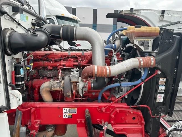 2023 Peterbilt 389 in Fontana, CA — photo 7