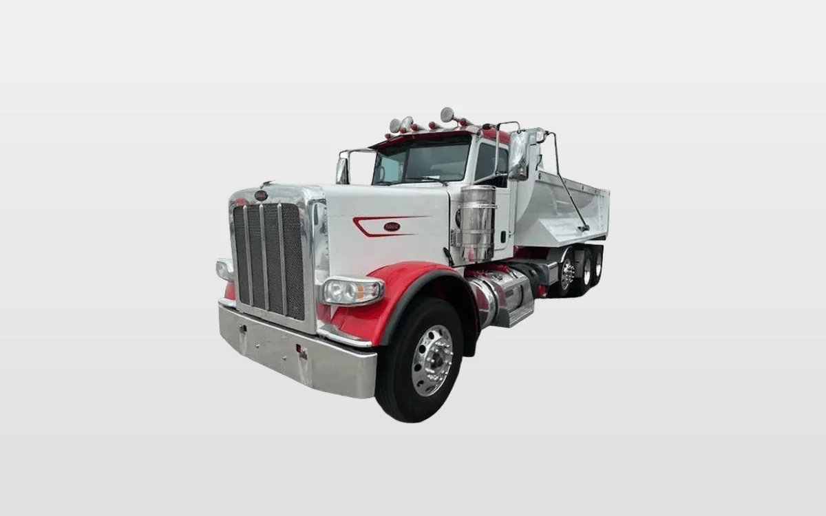 2023 Peterbilt 389 - image 1