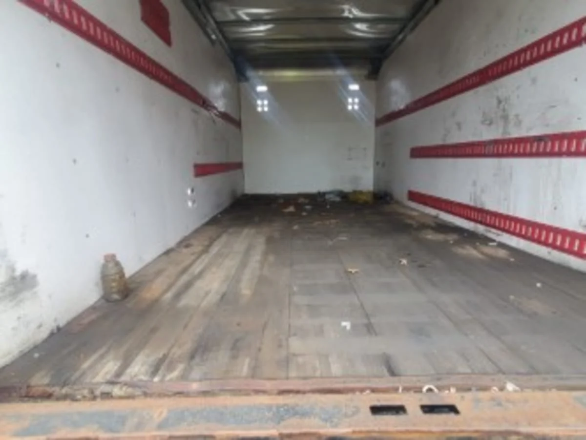 2012 Isuzu NPR - image 8