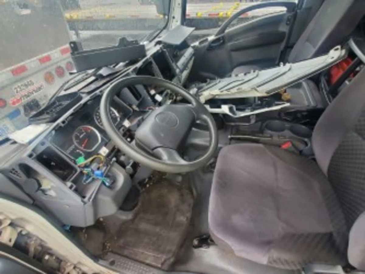 2012 Isuzu NPR - image 7