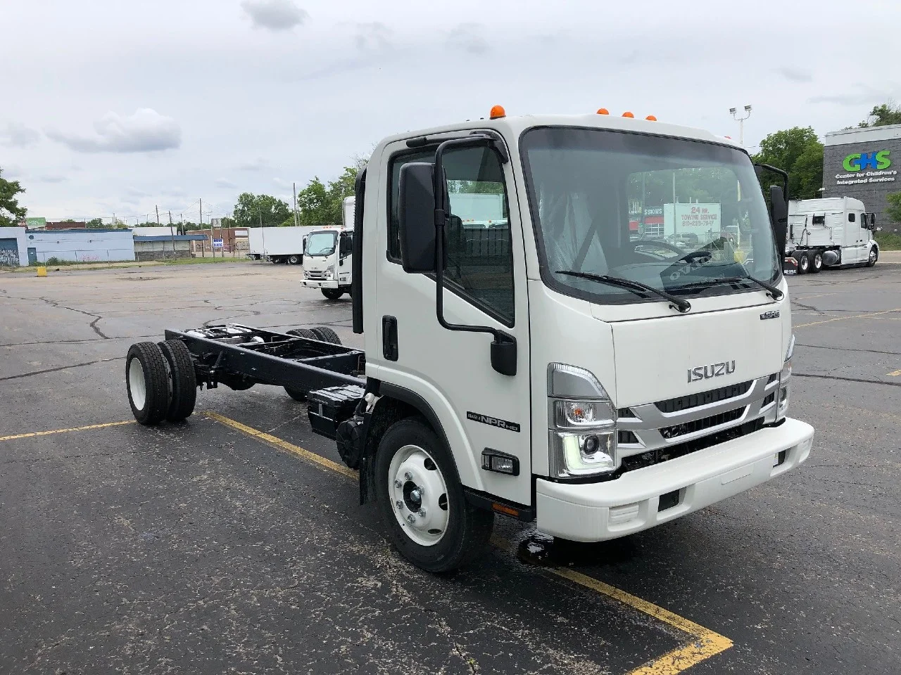 2026 Isuzu in Flint, MI — photo 2