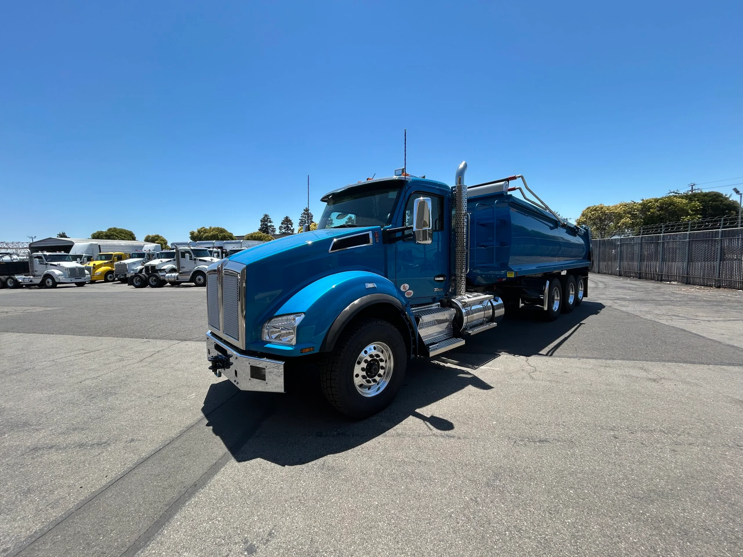 2027 Kenworth T880