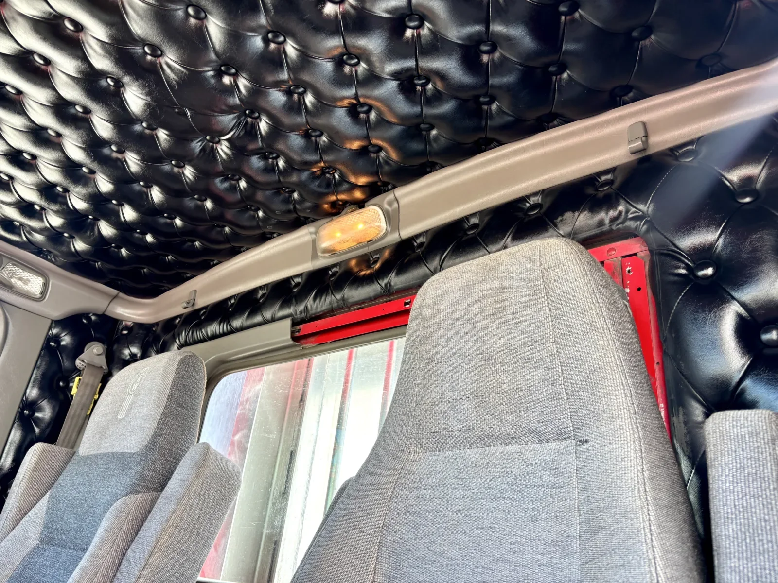 2009 Kenworth W900 - image 18