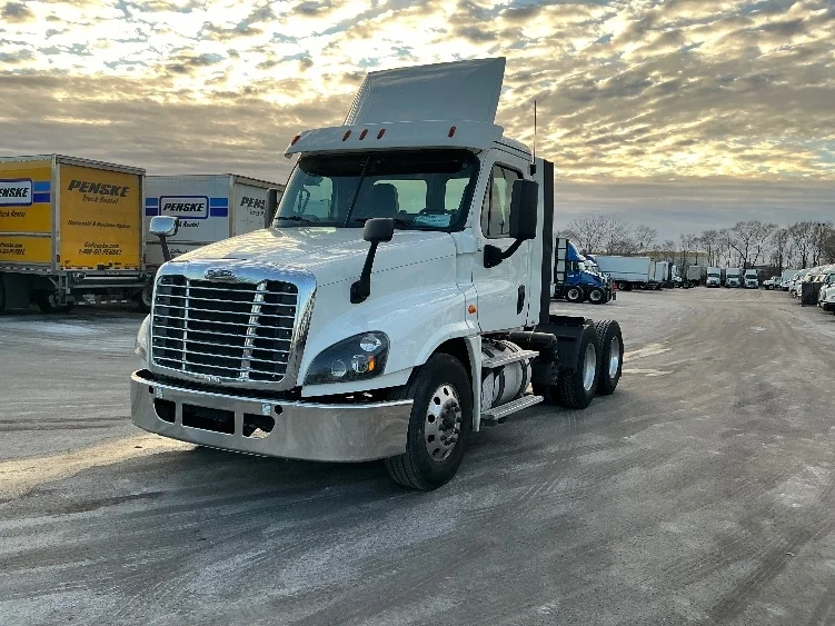 2019 Freightliner Cascadia in La Porte, IN — photo 3