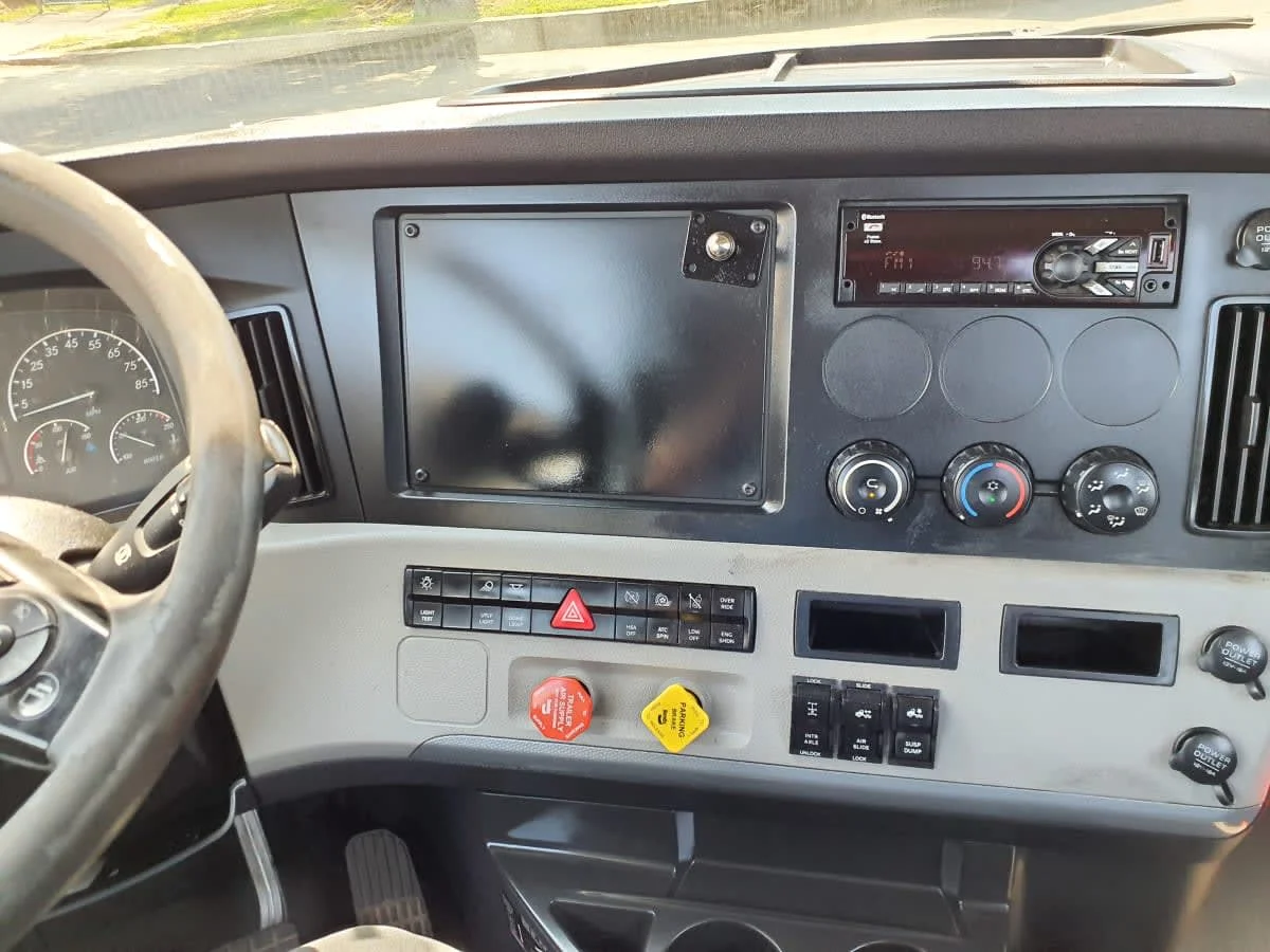 2021 Freightliner Cascadia in Springfield, MA — photo 7