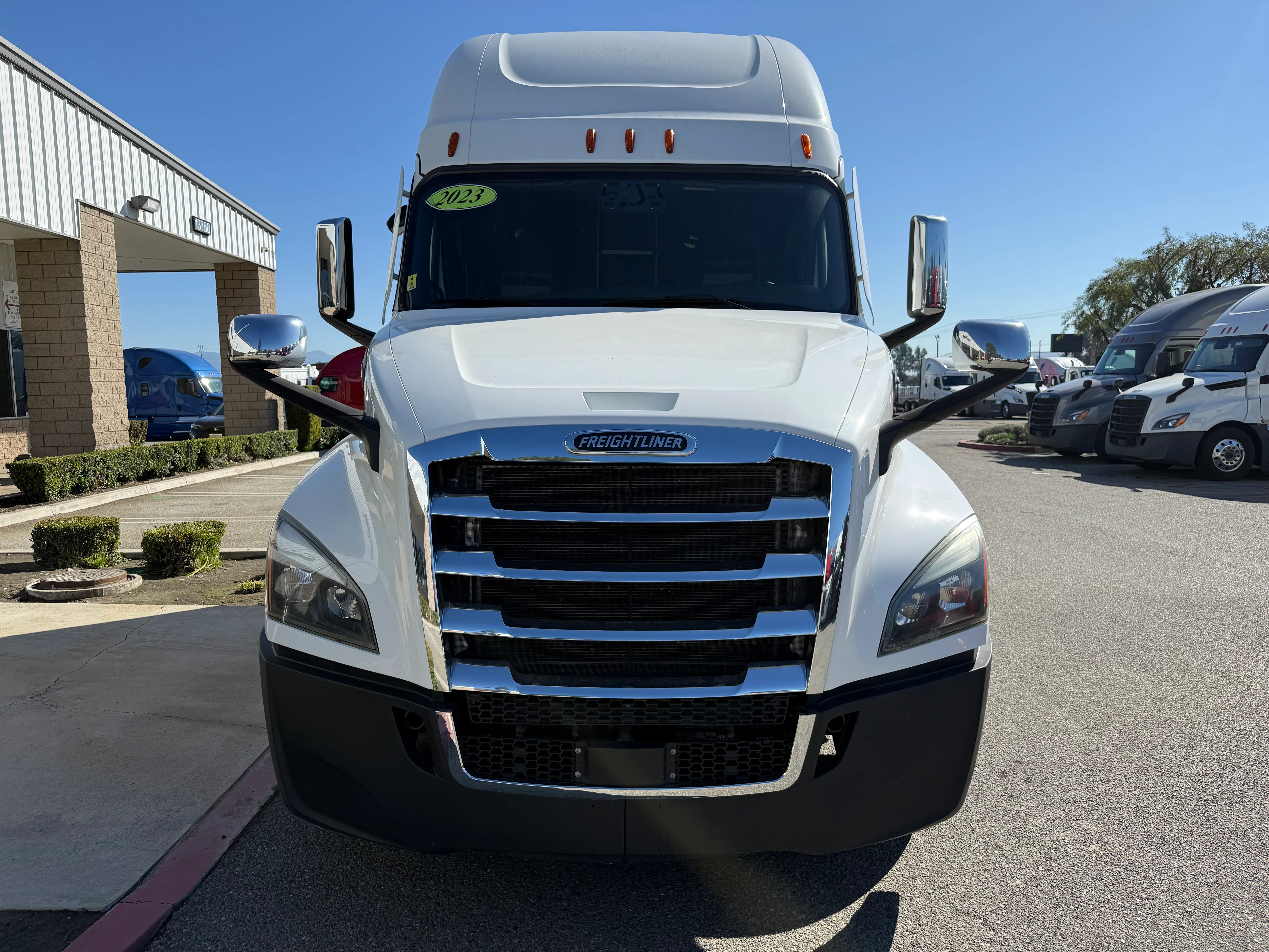 2023 Freightliner Cascadia in Selectrucks Fontana, CA — photo 2