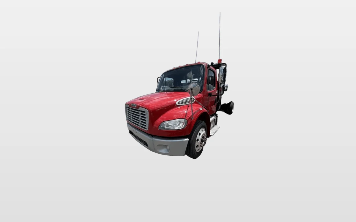 2018 Freightliner M2 106 - image 1