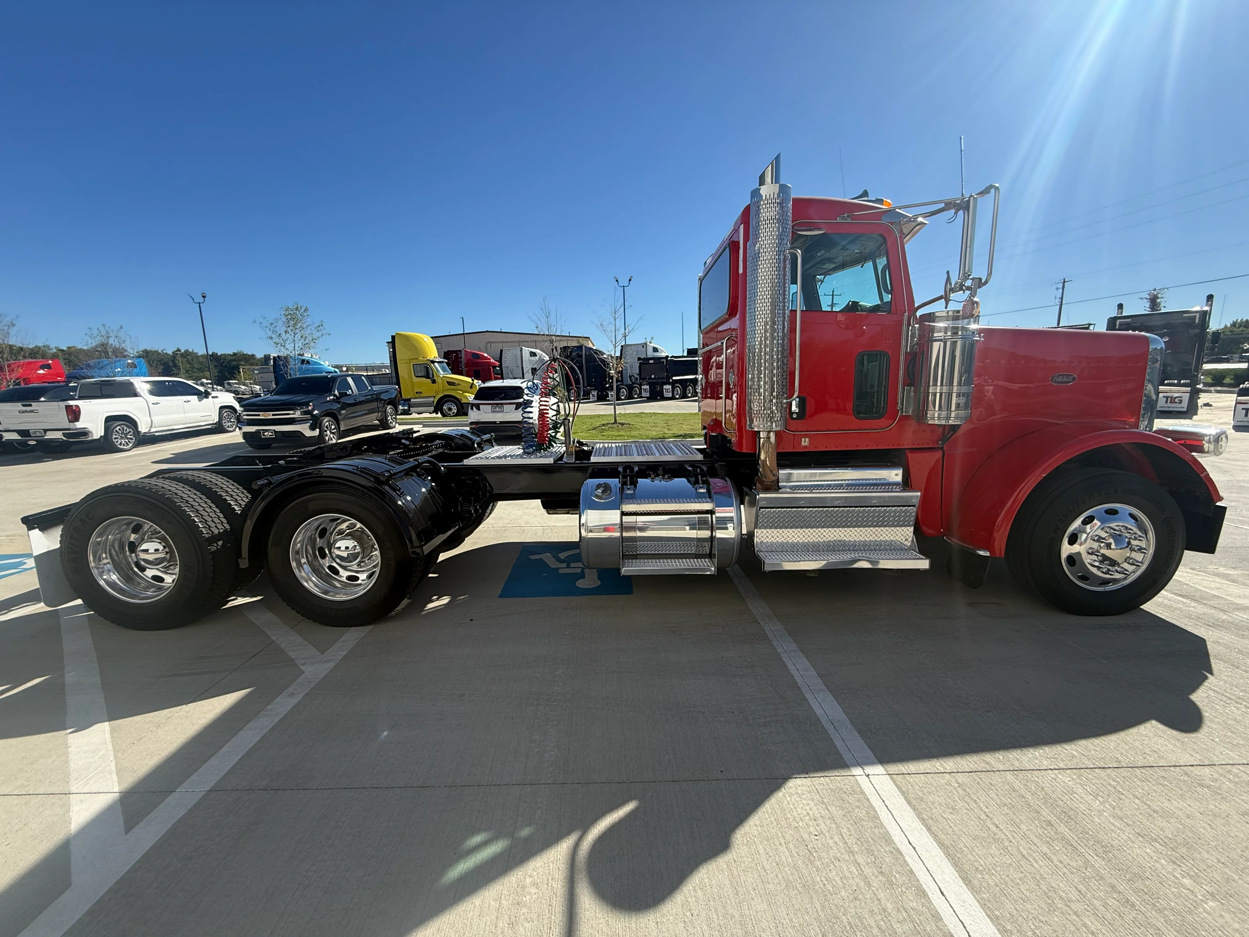 2021 Peterbilt 389 in Lowell, AR — photo 6