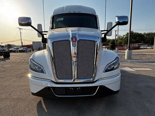 2027 Kenworth T680 in Fort Worth, TX — photo 12