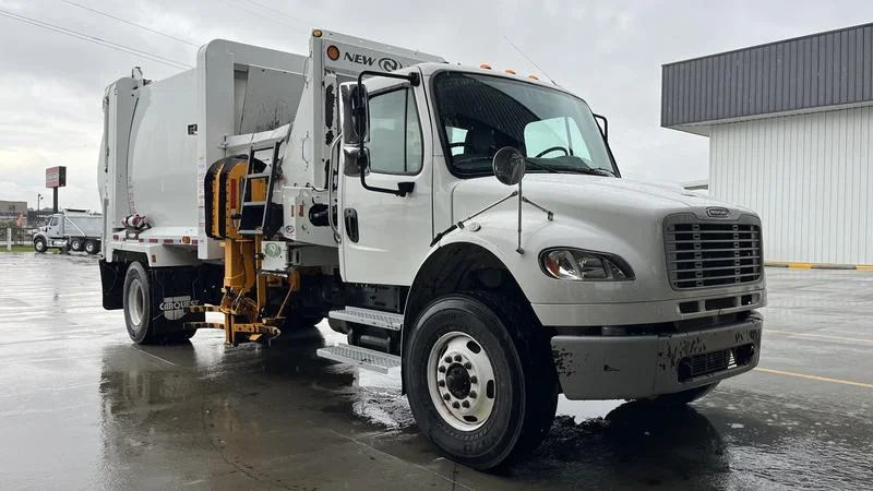 2019 Freightliner M2 106 in Jackson — photo 2