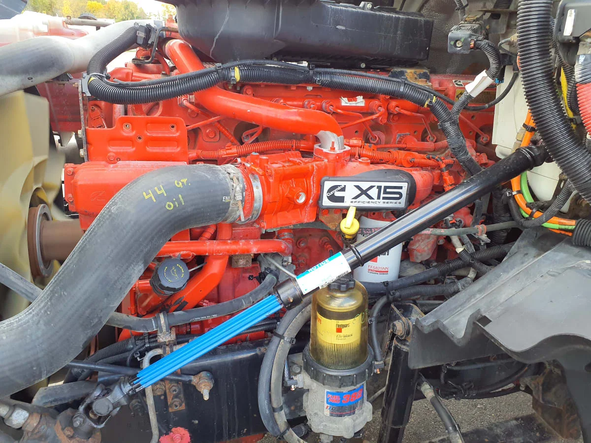 2019 International LT in Oak Creek, WI — photo 8
