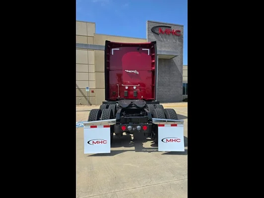 2027 Kenworth T680 in Springdale, AR — photo 3
