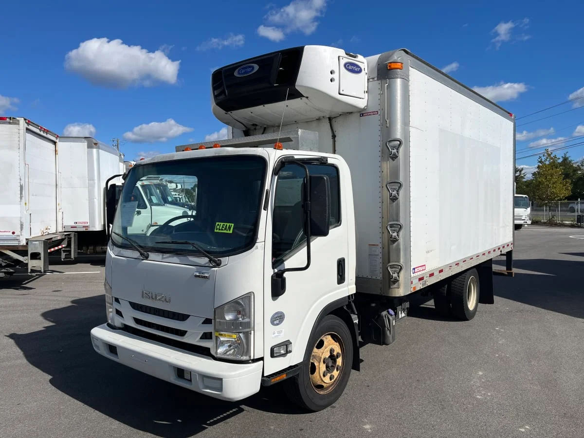2018 Isuzu NPR - image 3