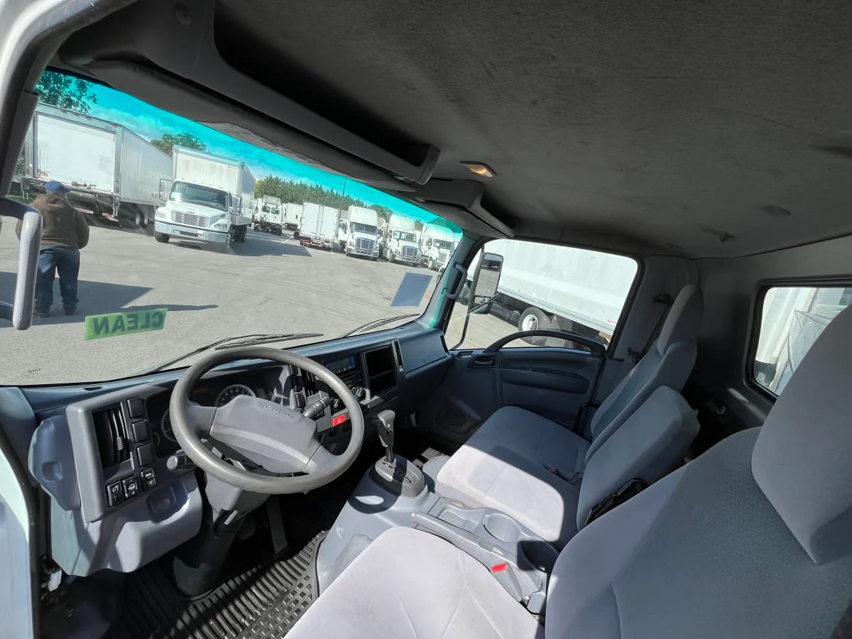 2018 Isuzu NPR - image 8