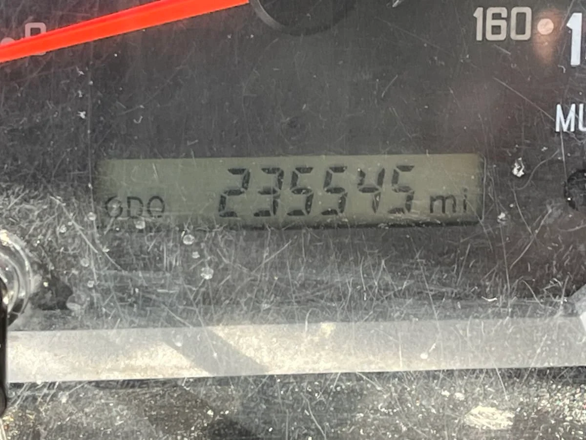 2018 Isuzu NPR - image 12