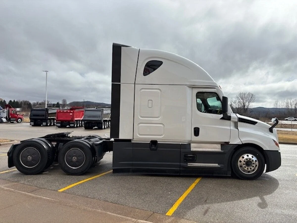 2026 Freightliner Cascadia - image 4