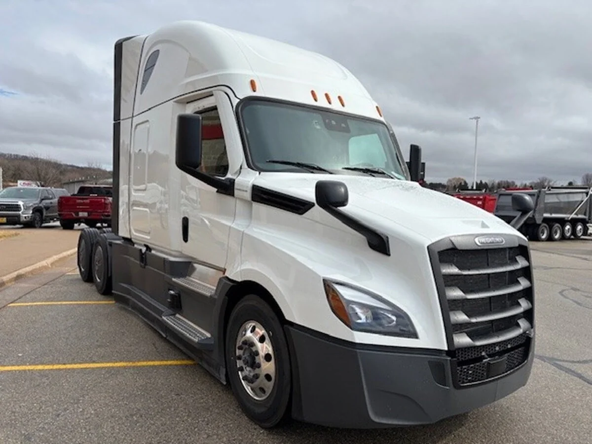 2026 Freightliner Cascadia - image 3