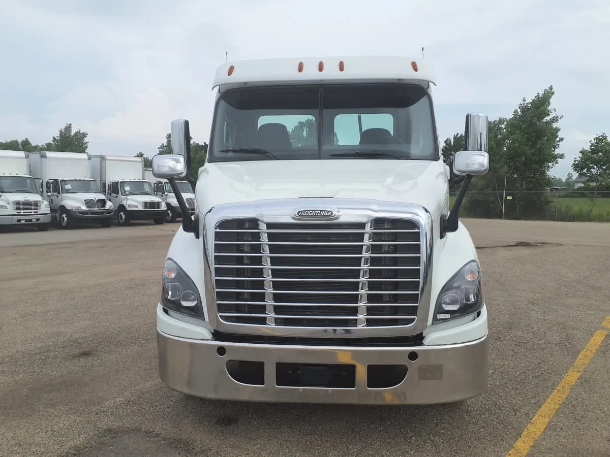 2018 Freightliner Cascadia in Ashland, VA — photo 2