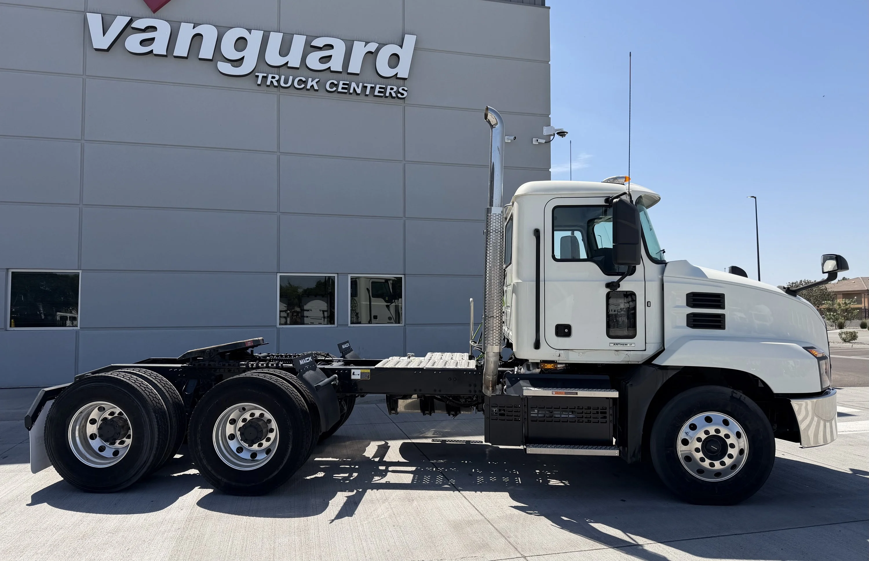 2026 Mack Anthem in Tolleson, AZ — photo 2