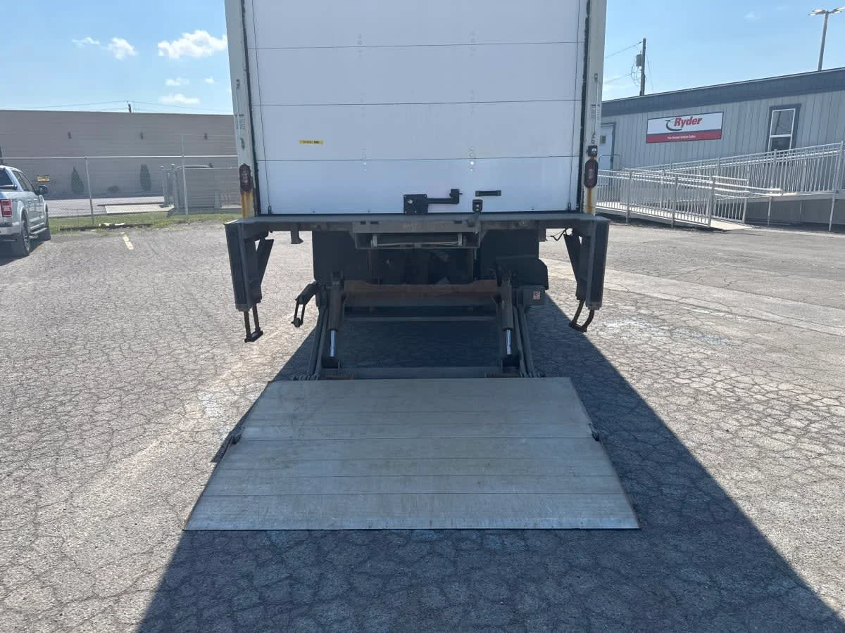 2019 Freightliner M2 106 in Syracuse, NY — photo 14