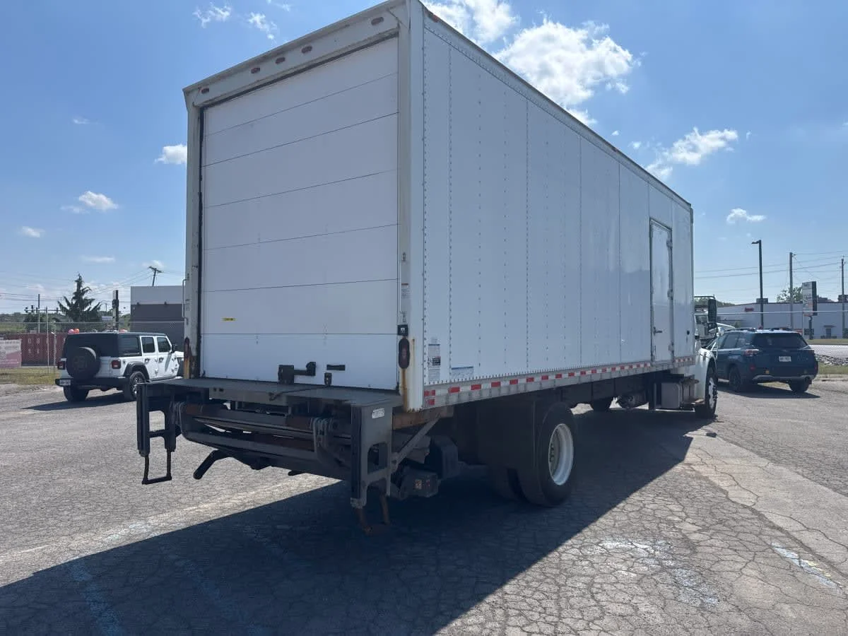 2019 Freightliner M2 106 in Syracuse, NY — photo 4