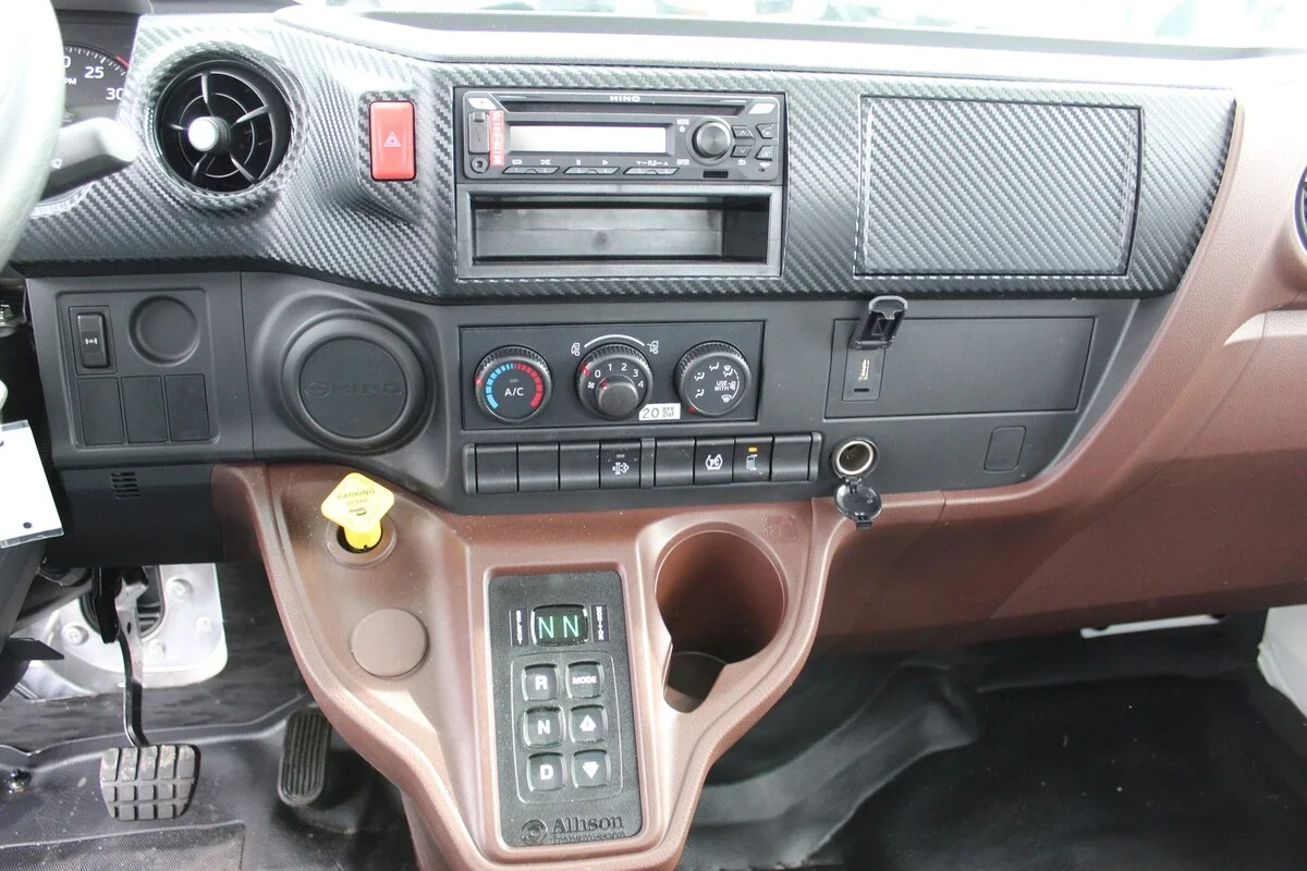 2025 Hino L7 - image 10