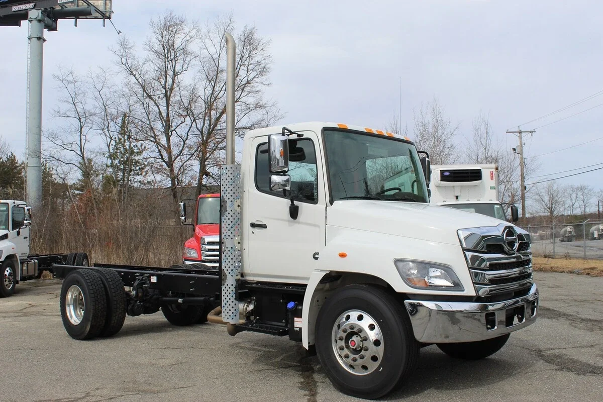 2025 Hino L7 - image 3