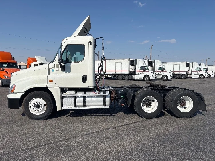2018 Freightliner in Phoenix, AZ — photo 4