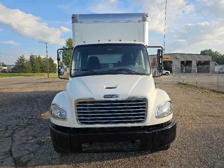 2022 Freightliner eM2 in Chicago (Melrose Park), IL — photo 2