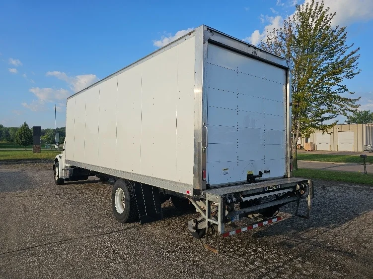 2022 Freightliner eM2 in Chicago (Melrose Park), IL — photo 6